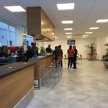 Centre فندق